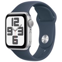 Apple Watch SE 2023, 44 мм, корпус из алюминия серебристого цвета, спортивный ремешок цвета «грозовой синий», размер S/M
